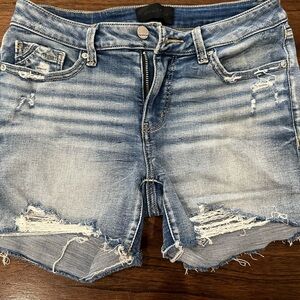 Women’s Buckle jean shorts